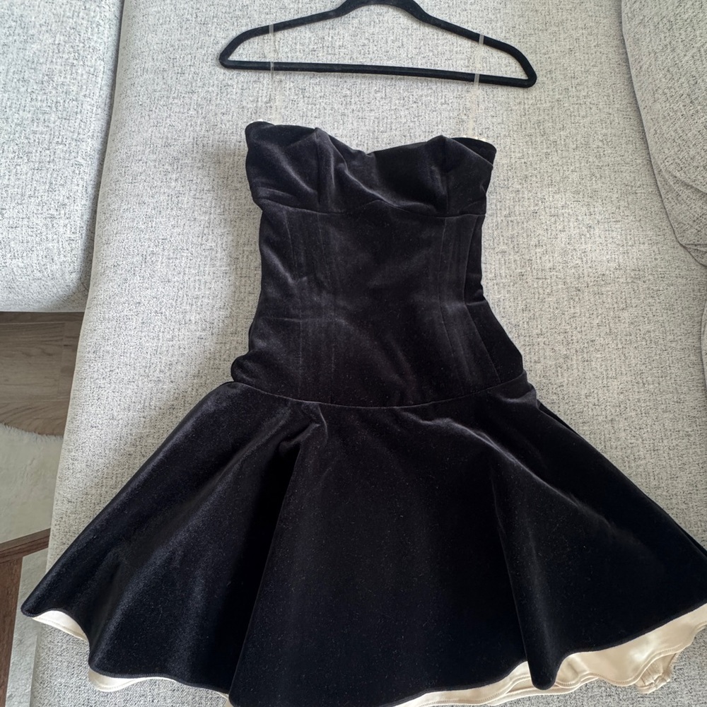 House of CB Black Strapless Velvet Flared Mini Dress